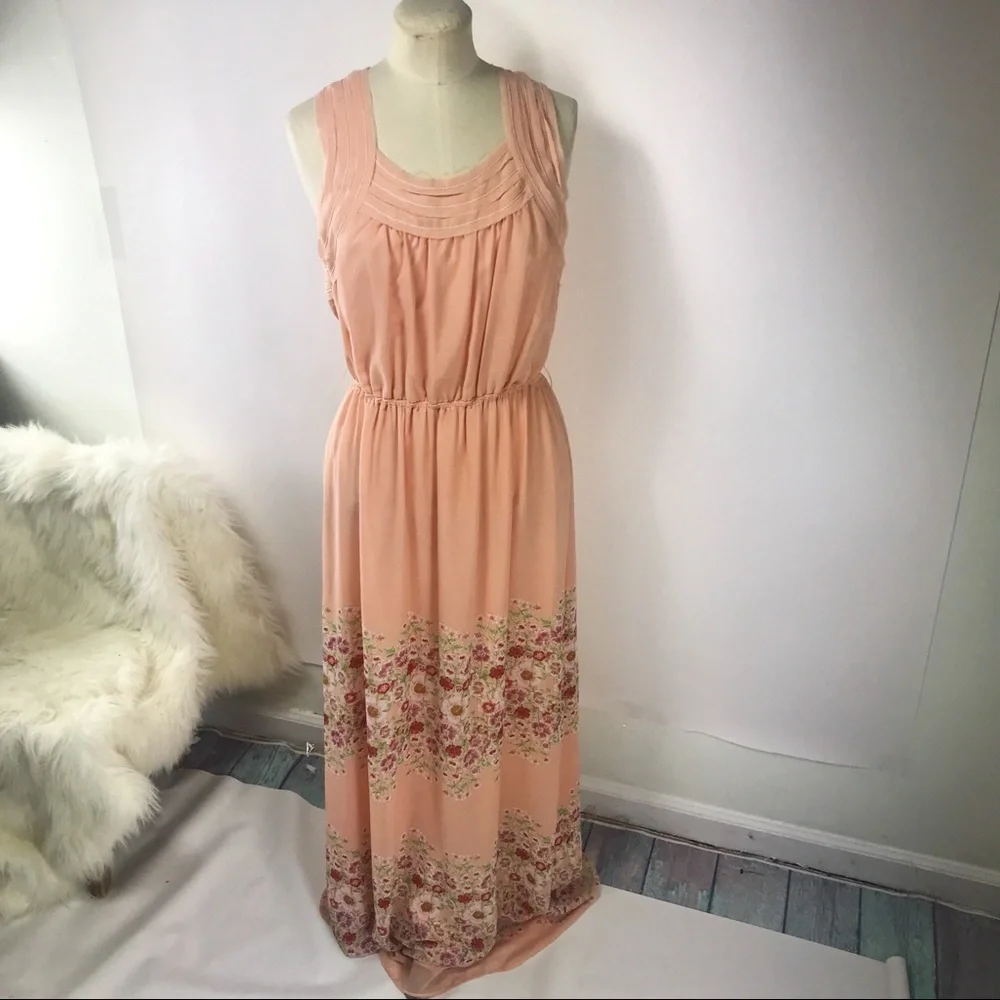 Chelsea & Violet Floral Maxi Dress - Picture 2 of 8